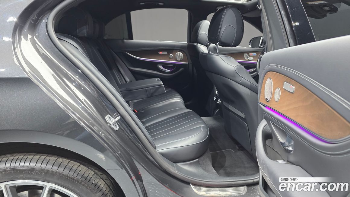 Mercedes-Benz E-Class 2022