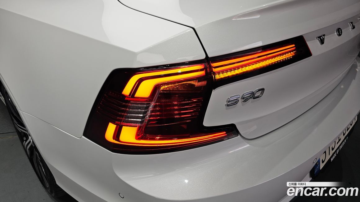 Volvo S90 2022