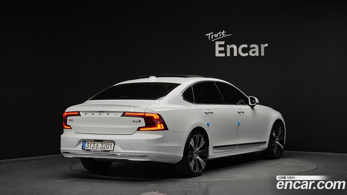 Volvo S90 2022