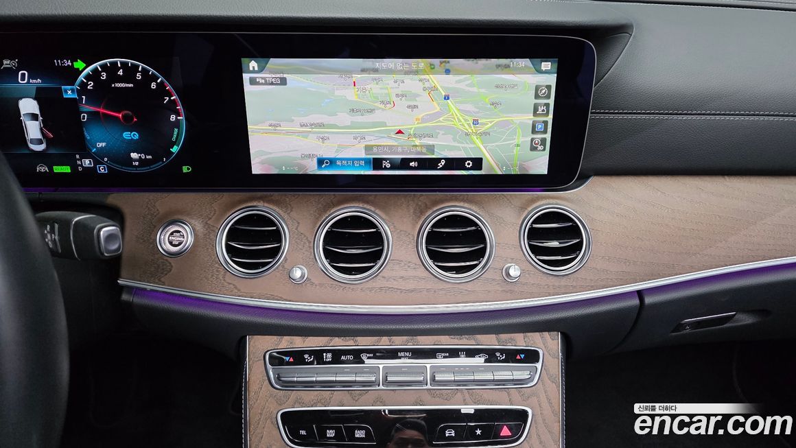 Mercedes-Benz E-Class 2022