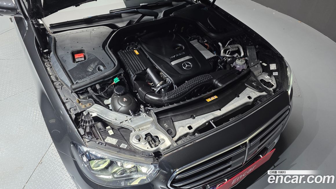 Mercedes-Benz E-Class 2022