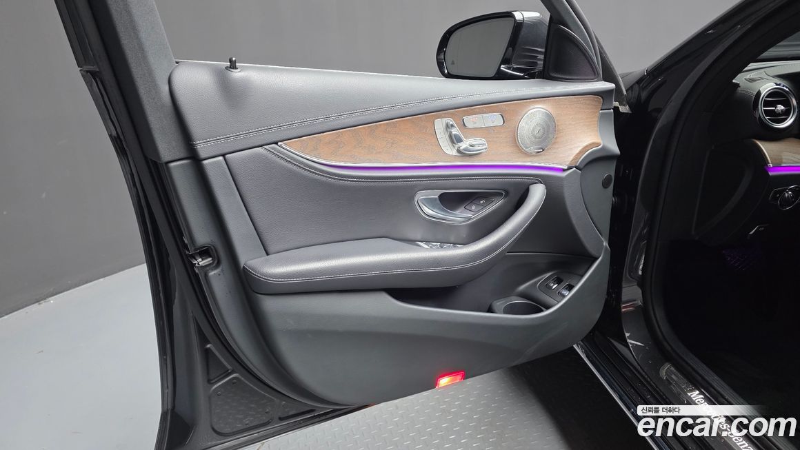 Mercedes-Benz E-Class 2022