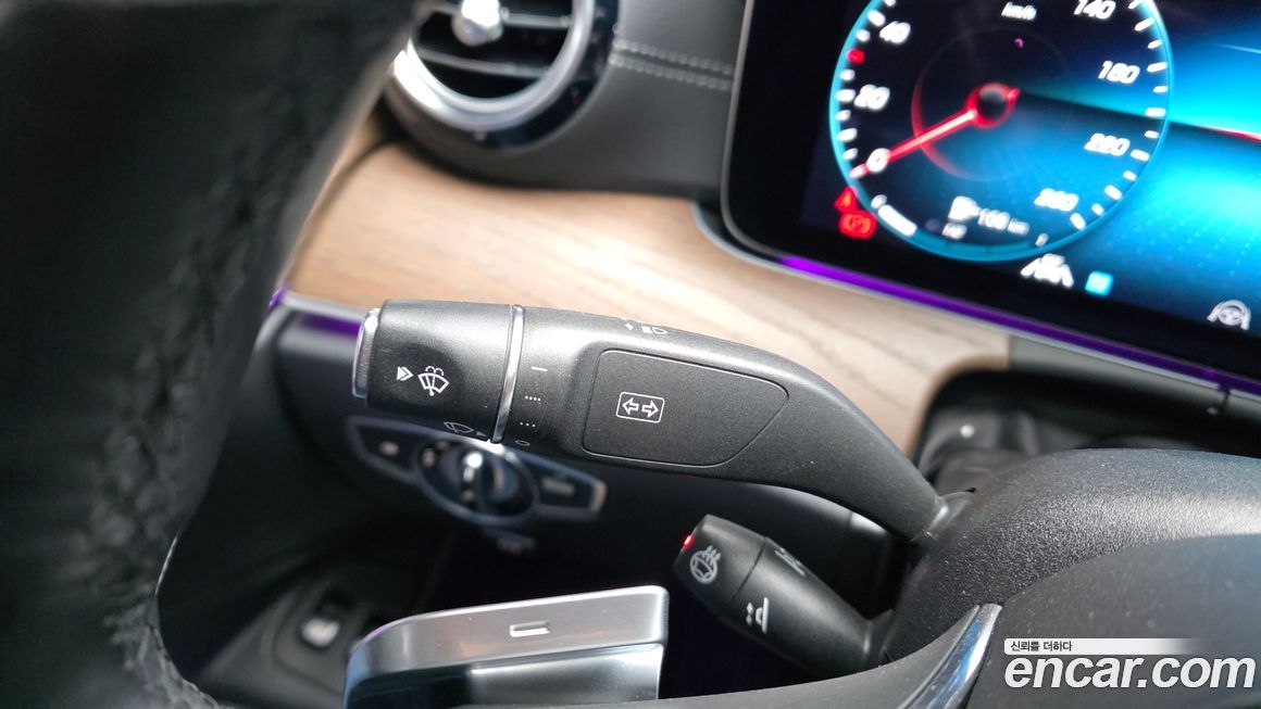 Mercedes-Benz E-Class 2022