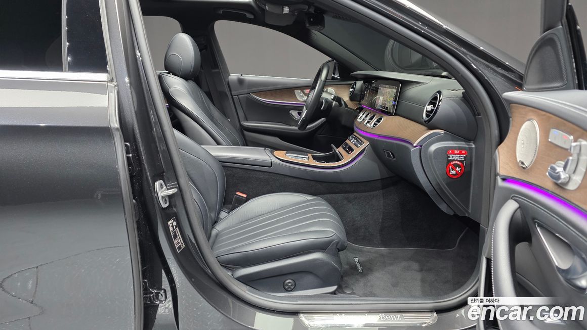 Mercedes-Benz E-Class 2022