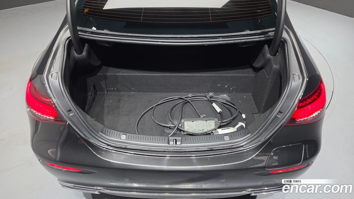 Mercedes-Benz E-Class 2022