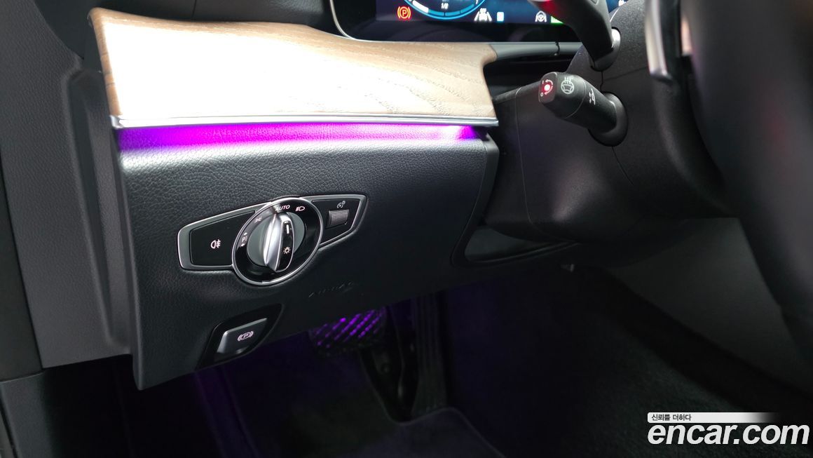 Mercedes-Benz E-Class 2022