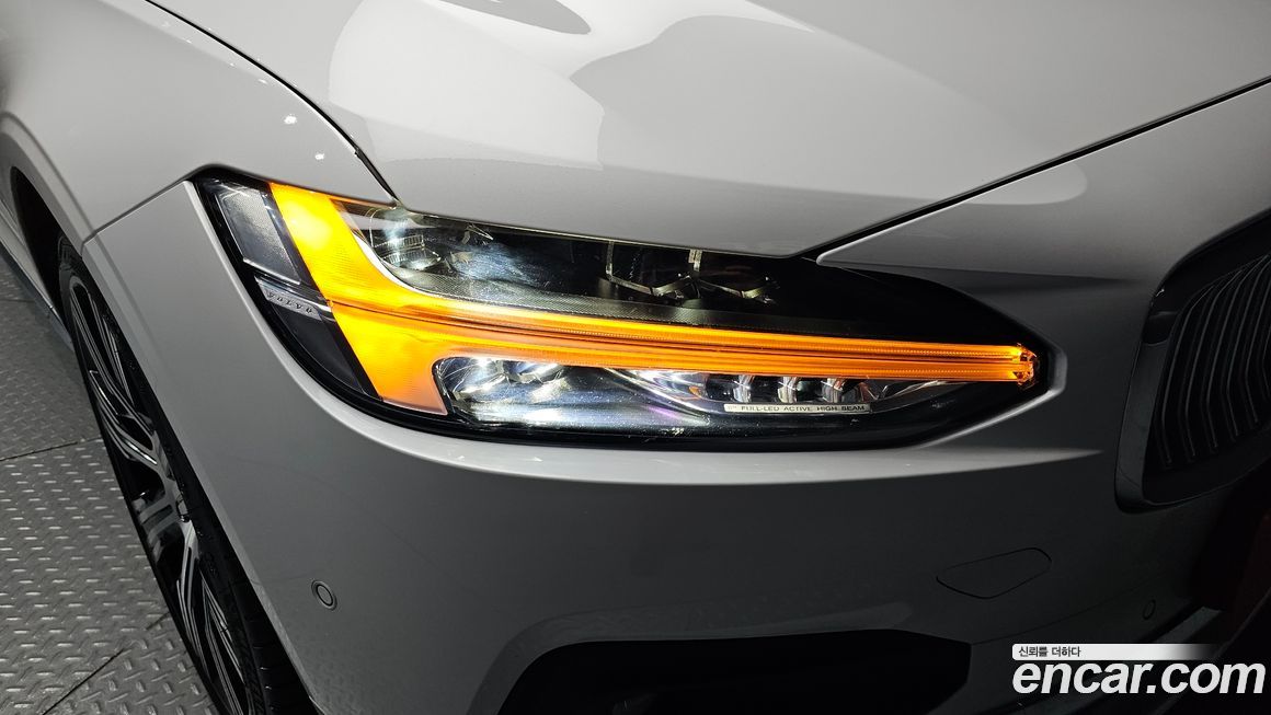 Volvo S90 2022