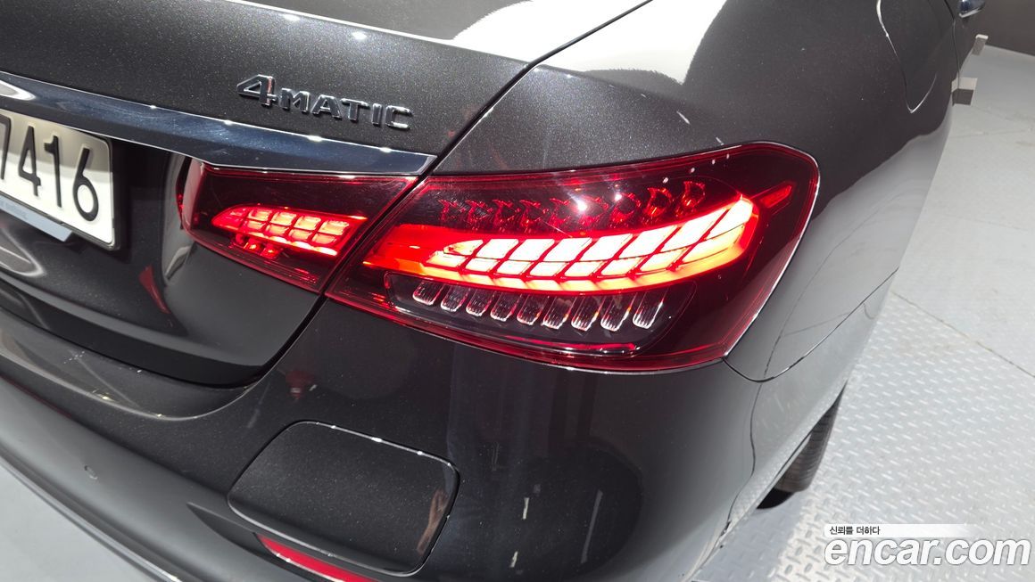 Mercedes-Benz E-Class 2022