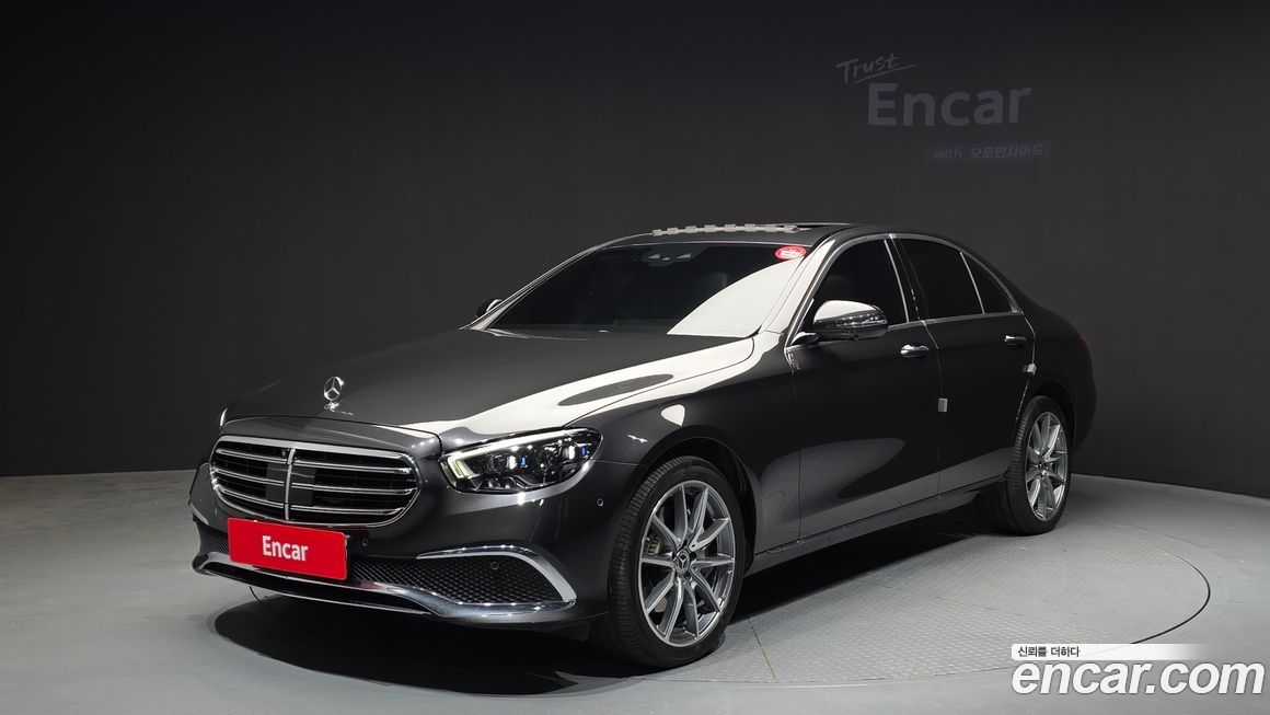 Mercedes-Benz E-Class 2022