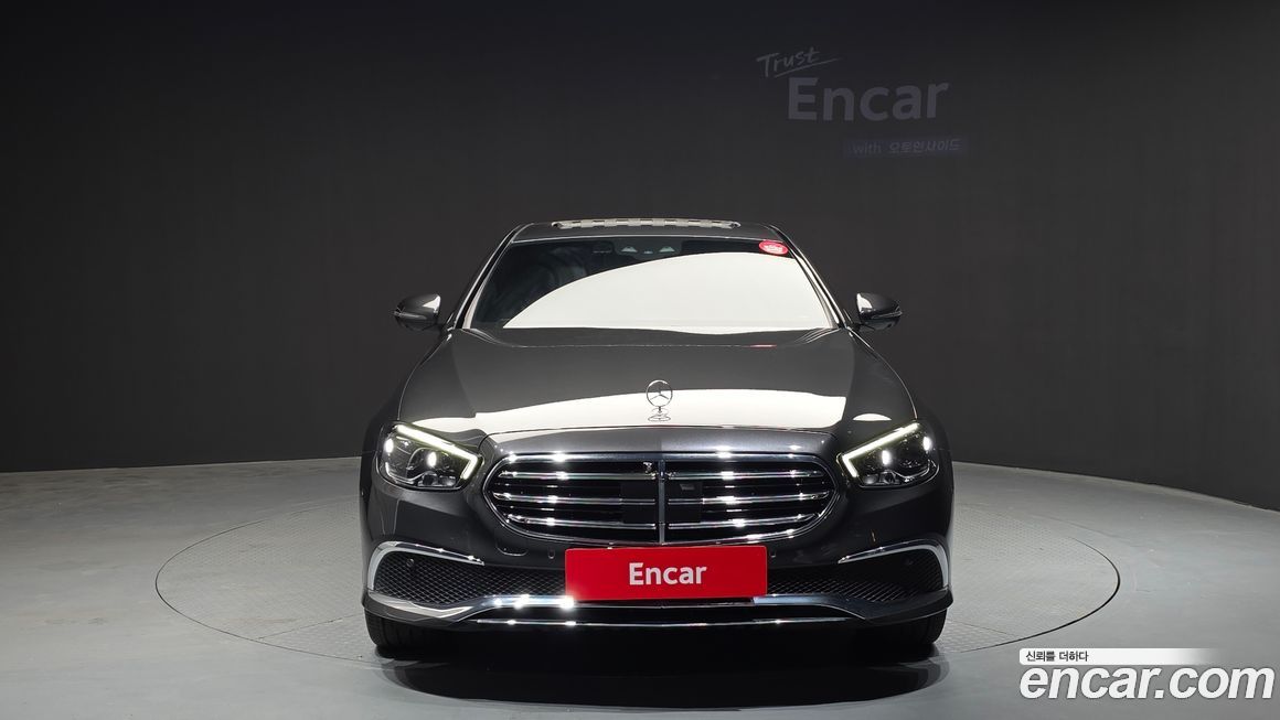 Mercedes-Benz E-Class 2022