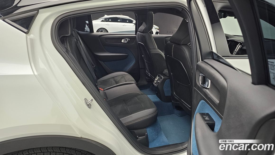 Volvo C40 2022