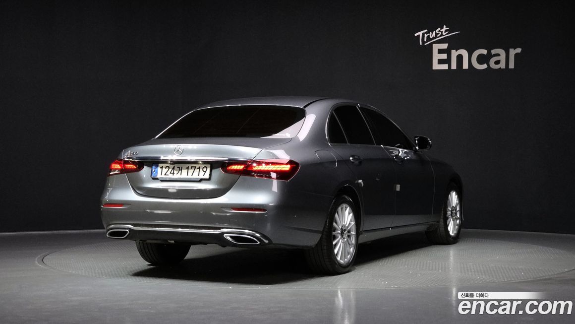 Mercedes-Benz E-Class 2021