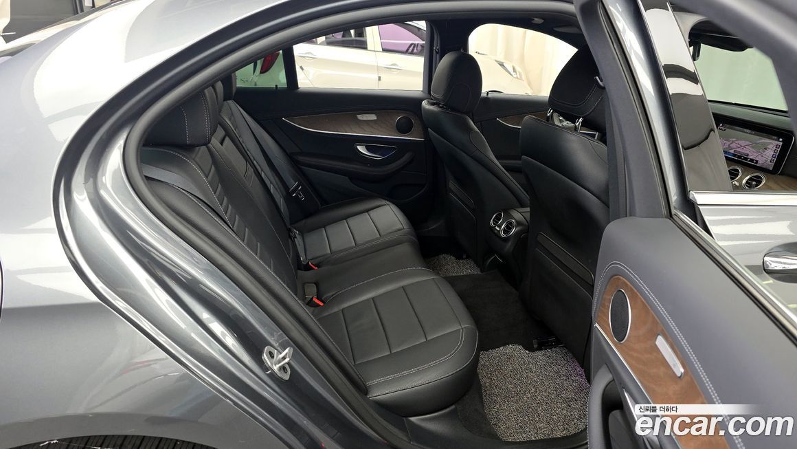 Mercedes-Benz E-Class 2021