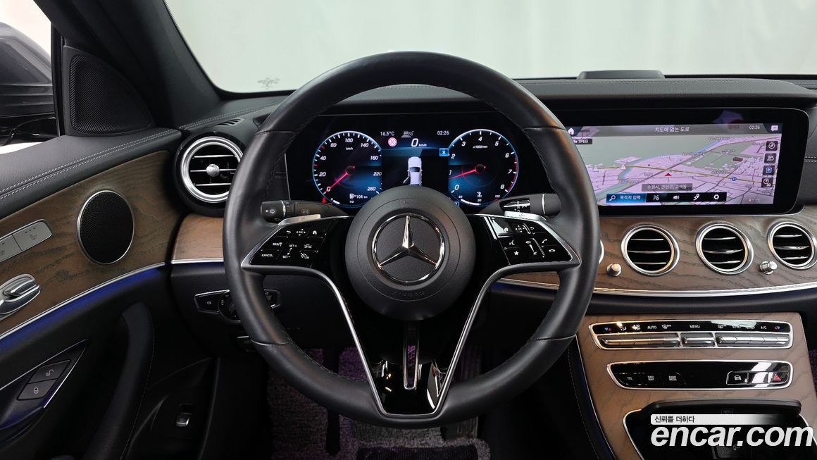 Mercedes-Benz E-Class 2021