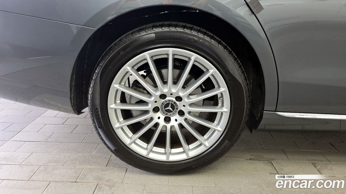 Mercedes-Benz E-Class 2021