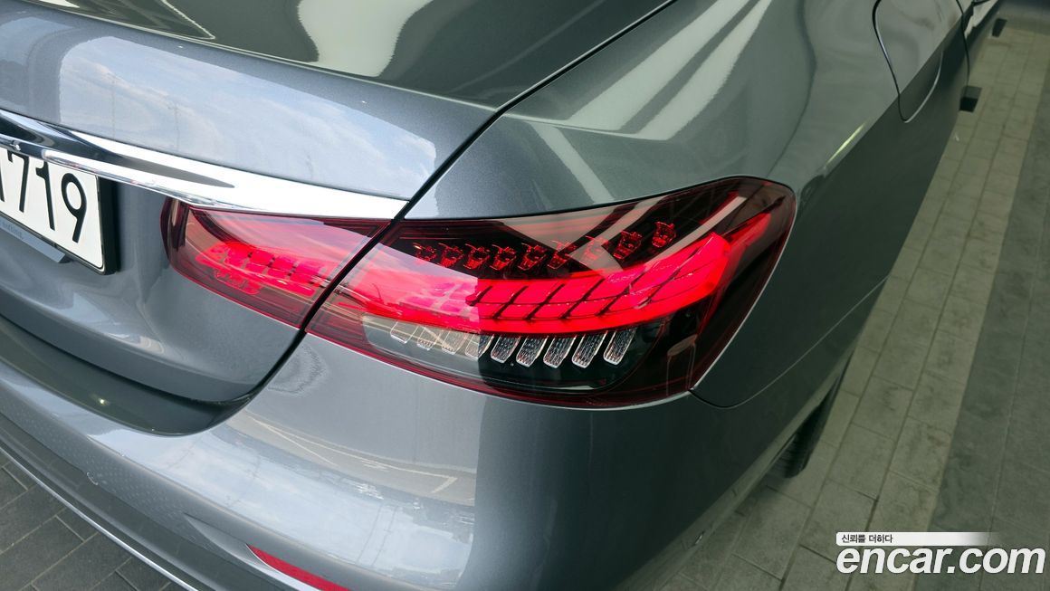 Mercedes-Benz E-Class 2021