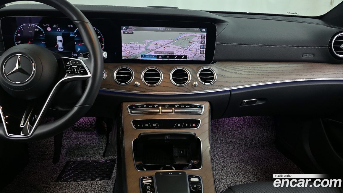 Mercedes-Benz E-Class 2021