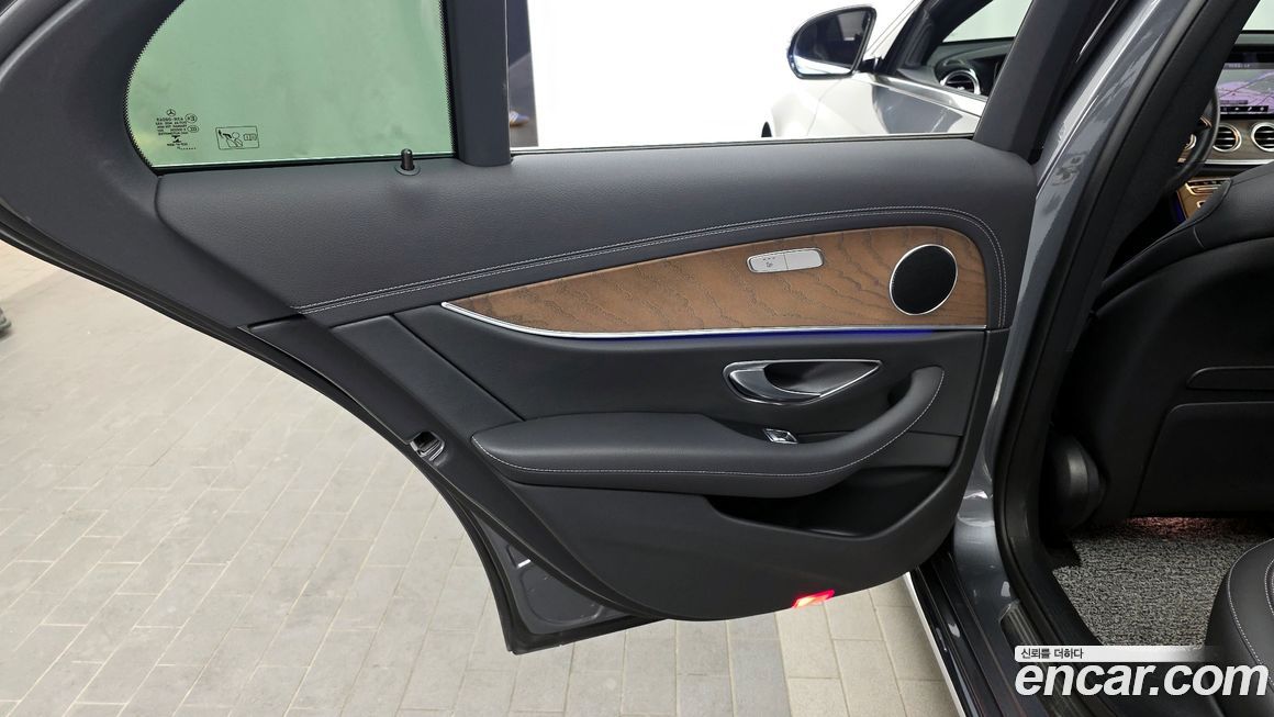 Mercedes-Benz E-Class 2021