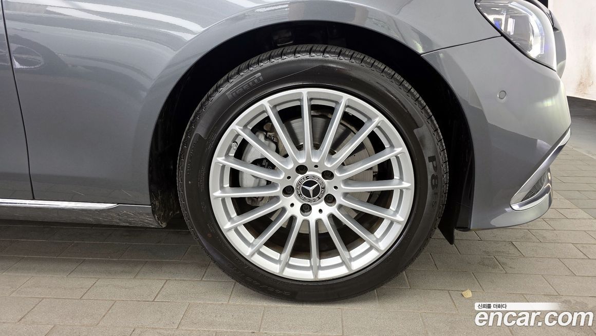 Mercedes-Benz E-Class 2021