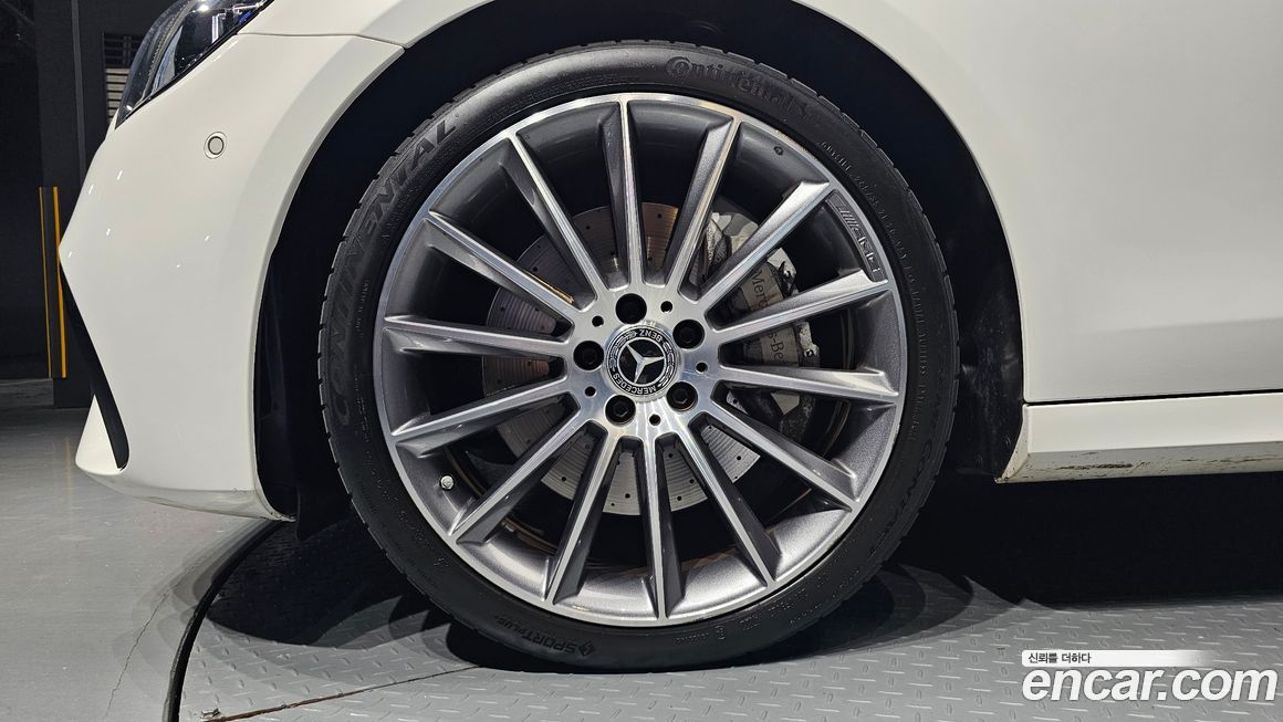 Mercedes-Benz E-Class 2021