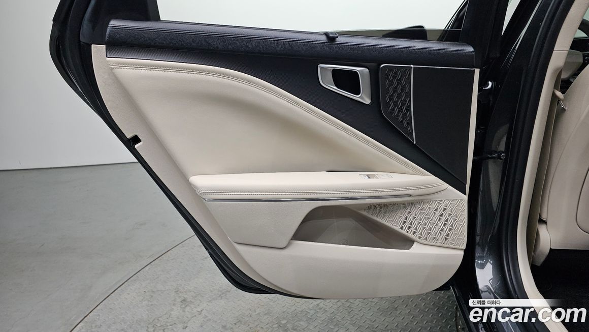 Kia K8 2025
