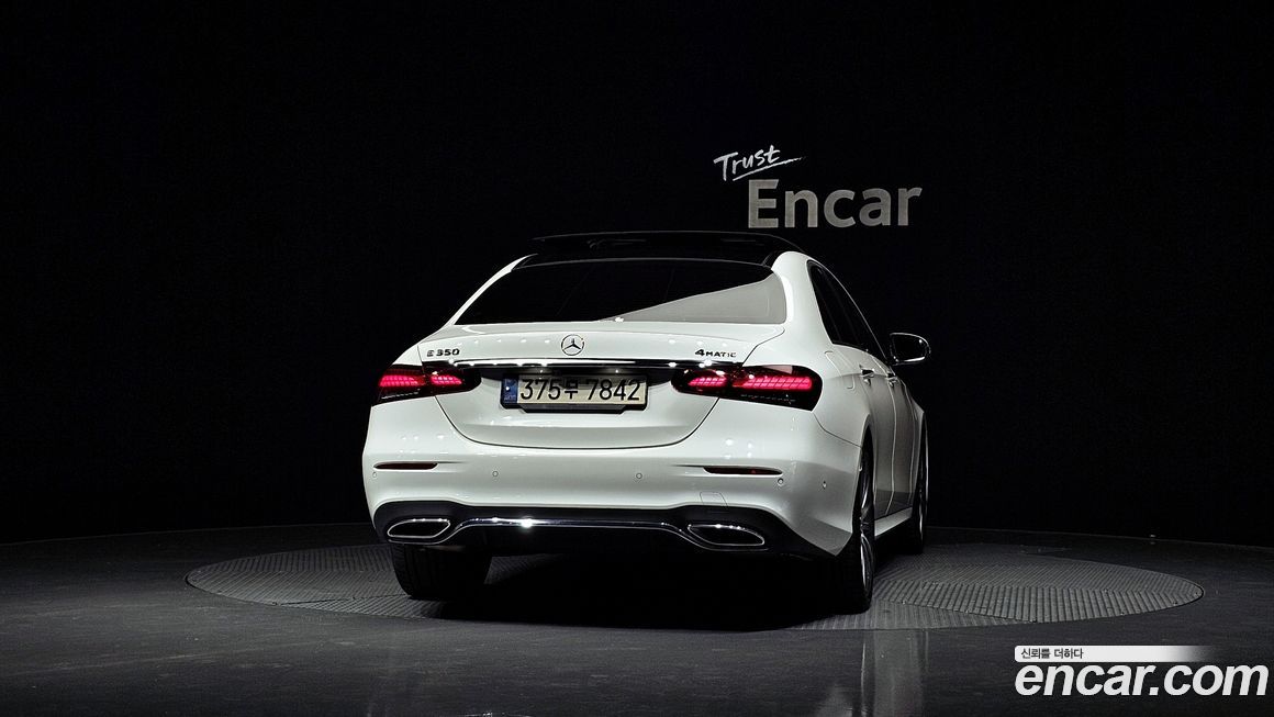 Mercedes-Benz E-Class 2021