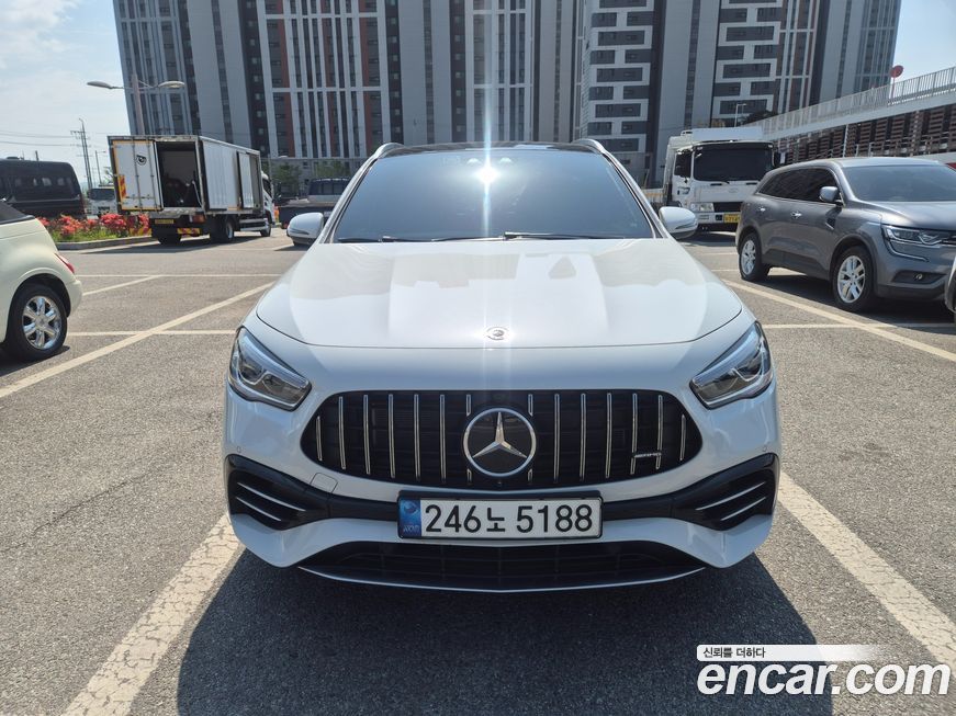 Mercedes-Benz GLA-Class 2021