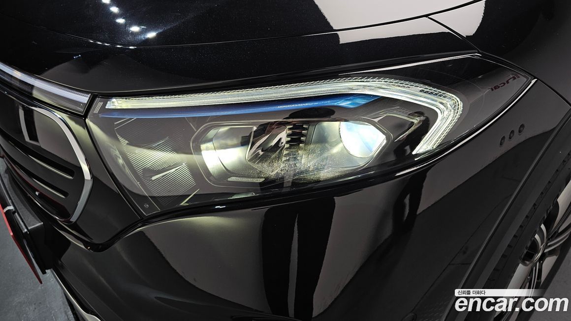 Mercedes-Benz EQB 2023