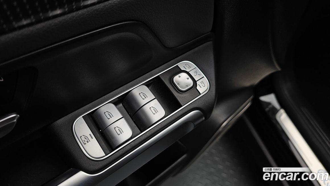 Mercedes-Benz EQB 2023