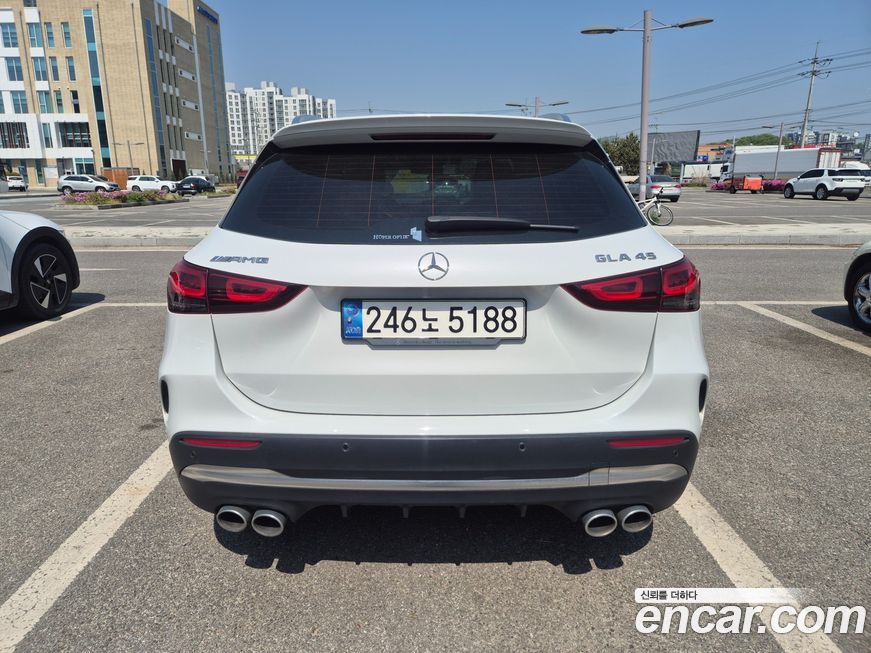 Mercedes-Benz GLA-Class 2021