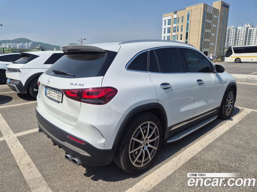 Mercedes-Benz GLA-Class 2021