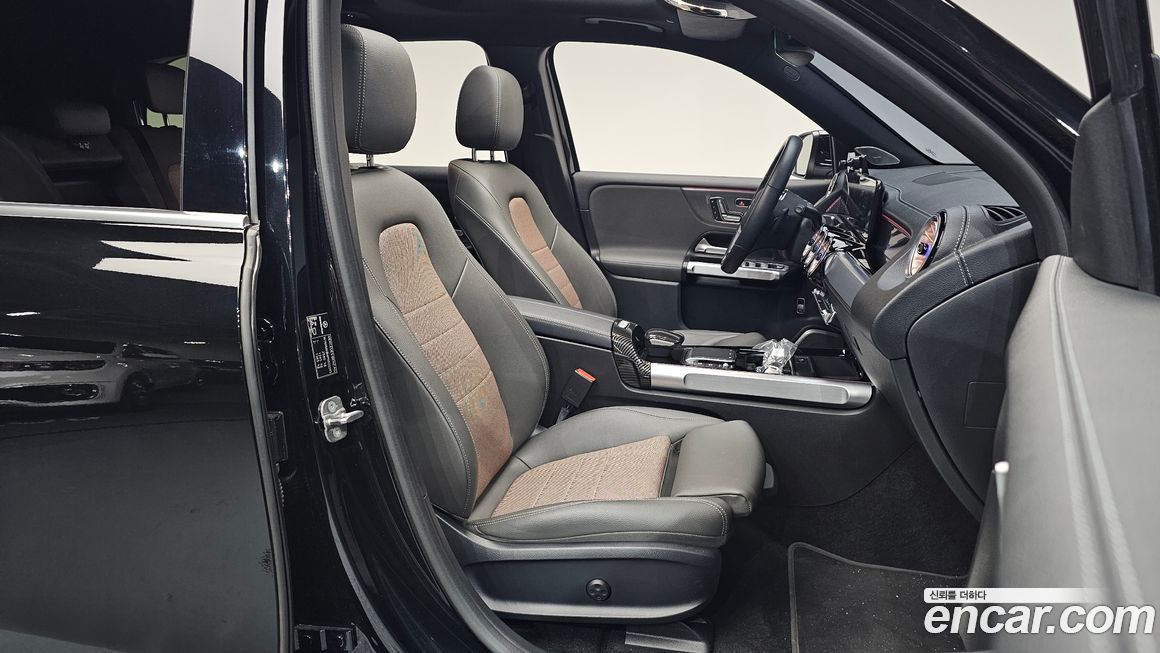 Mercedes-Benz EQB 2023