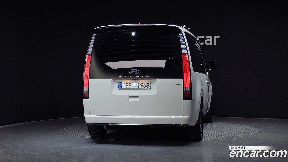 Hyundai Staria 2025