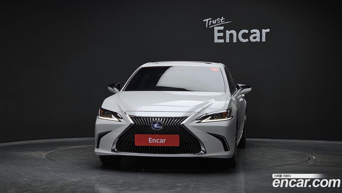 Lexus ES 2021