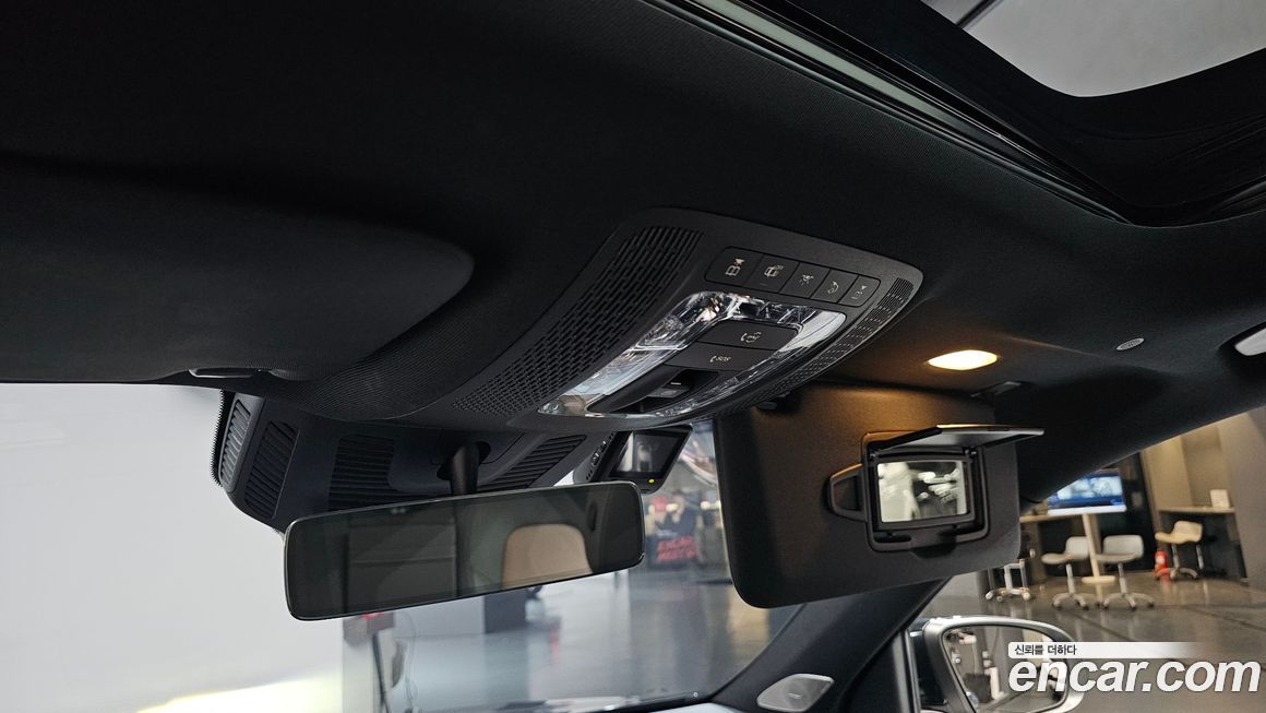 Mercedes-Benz EQB 2023