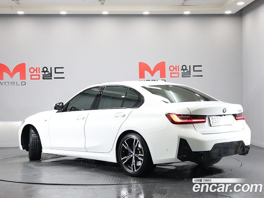 BMW 3-Series 2023