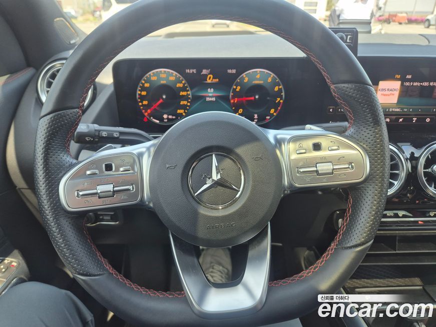 Mercedes-Benz GLA-Class 2021