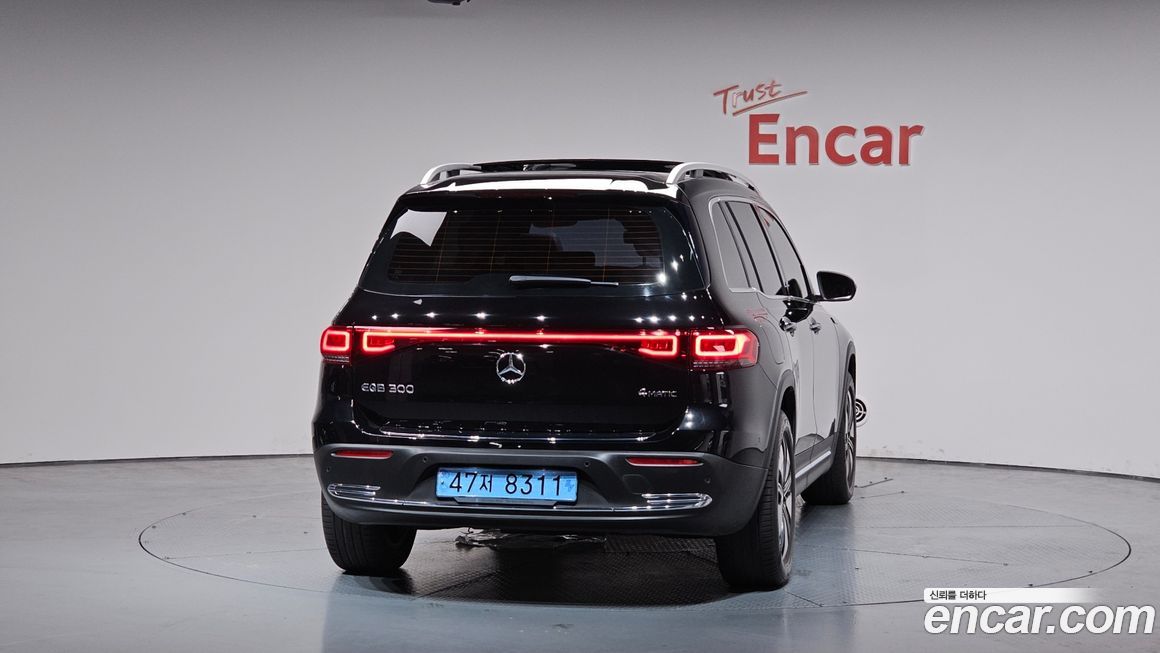 Mercedes-Benz EQB 2023