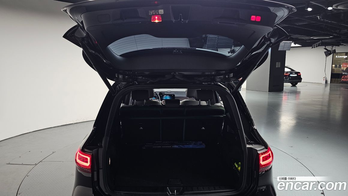 Mercedes-Benz EQB 2023