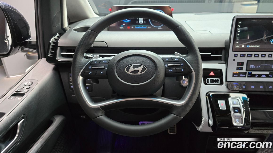 Hyundai Staria 2025