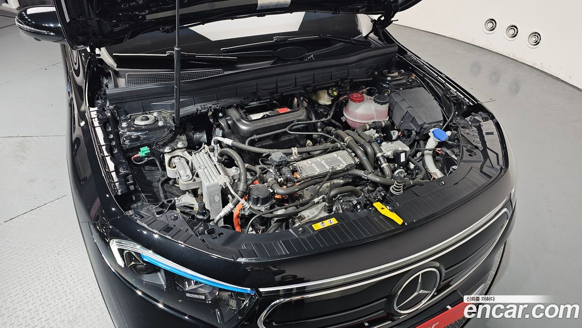 Mercedes-Benz EQB 2023