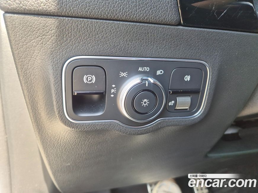 Mercedes-Benz GLA-Class 2021