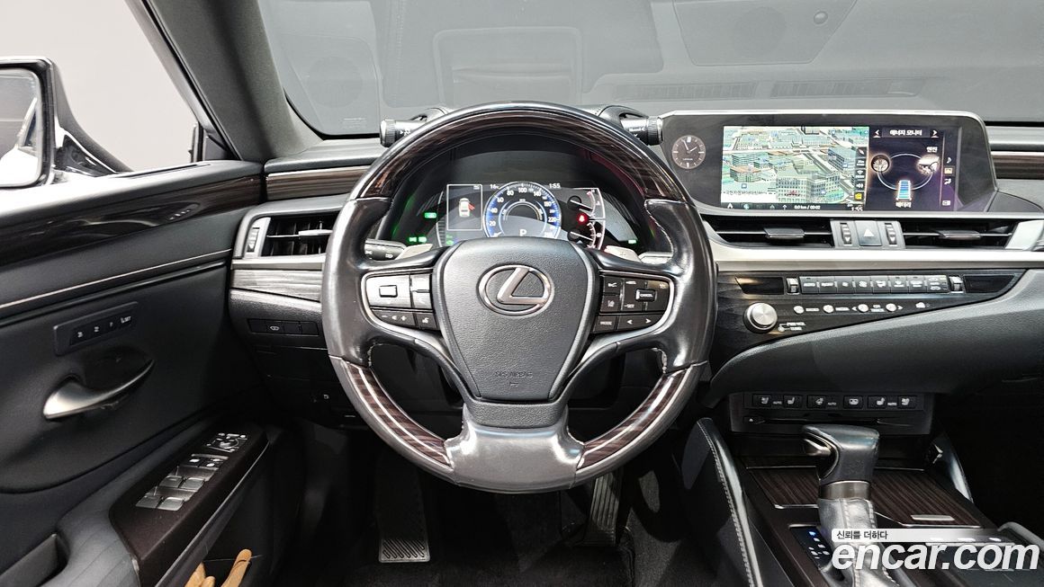 Lexus ES 2021