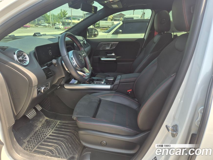Mercedes-Benz GLA-Class 2021