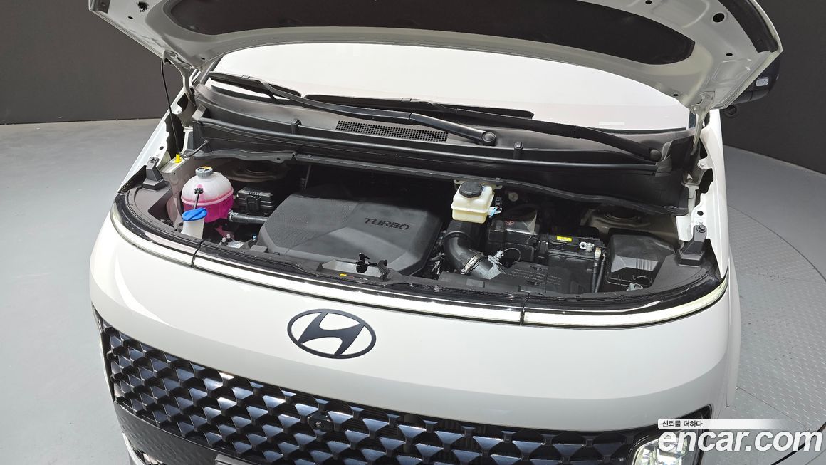 Hyundai Staria 2025