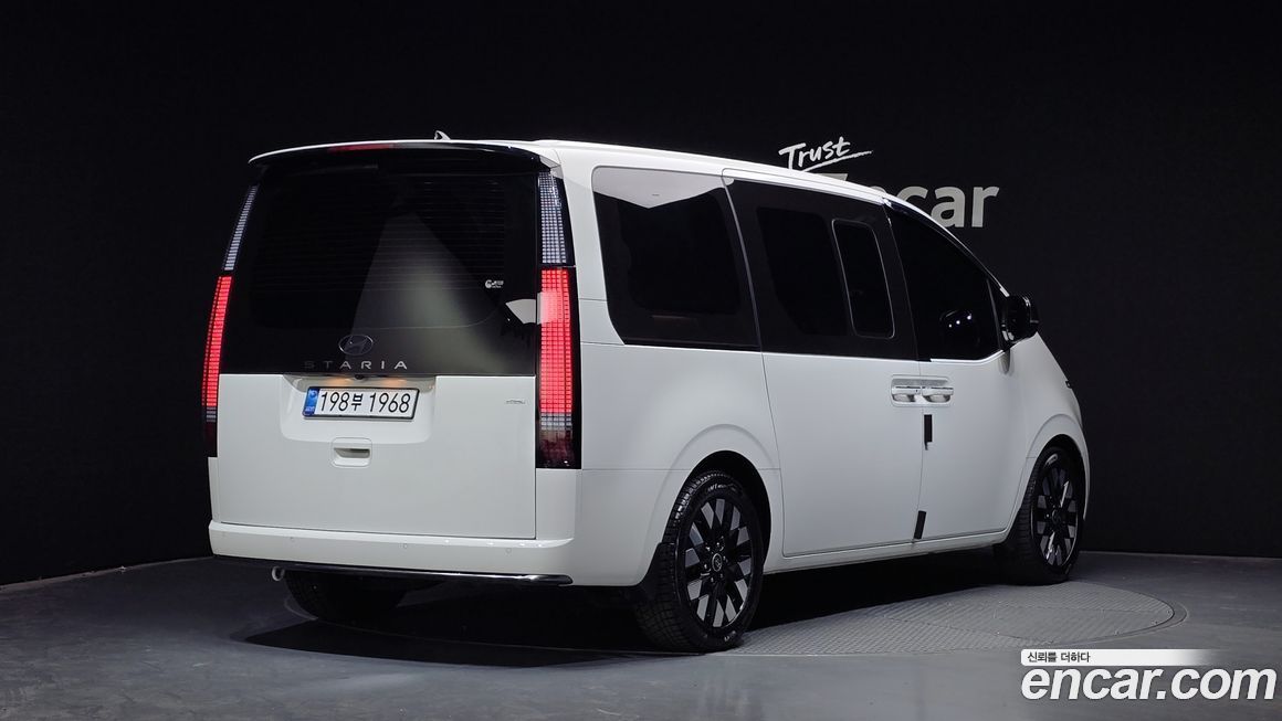 Hyundai Staria 2025