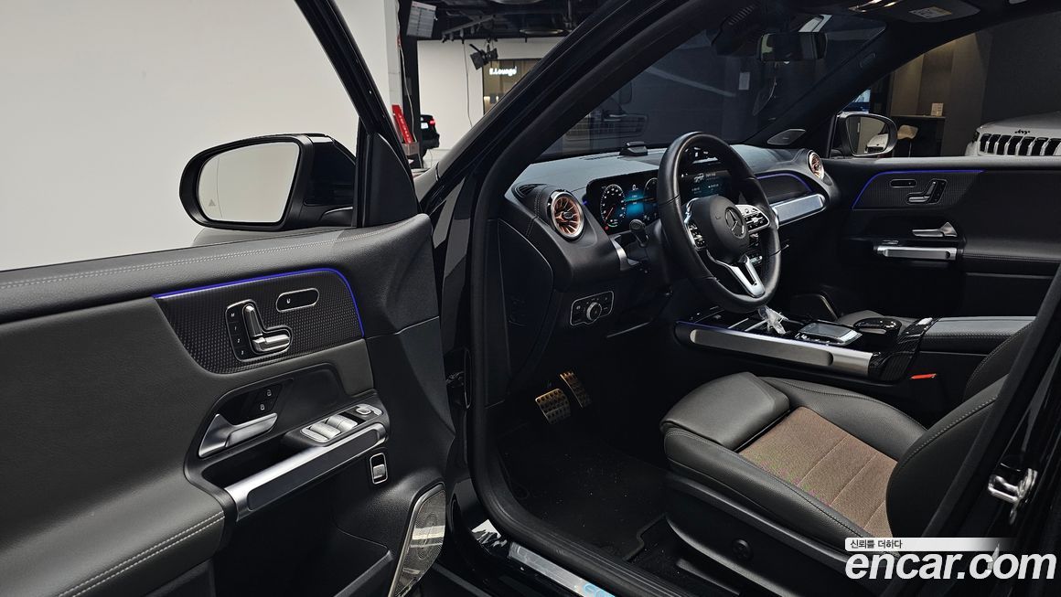 Mercedes-Benz EQB 2023