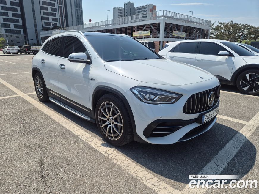 Mercedes-Benz GLA-Class 2021