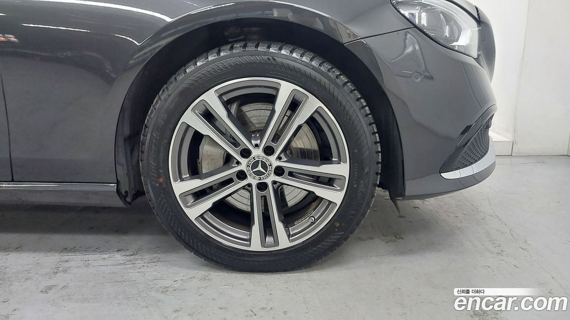 Mercedes-Benz E-Class 2022