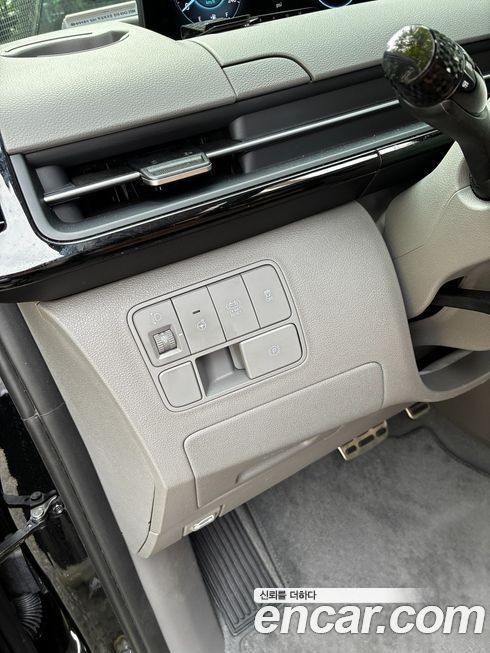 Hyundai Staria 2025